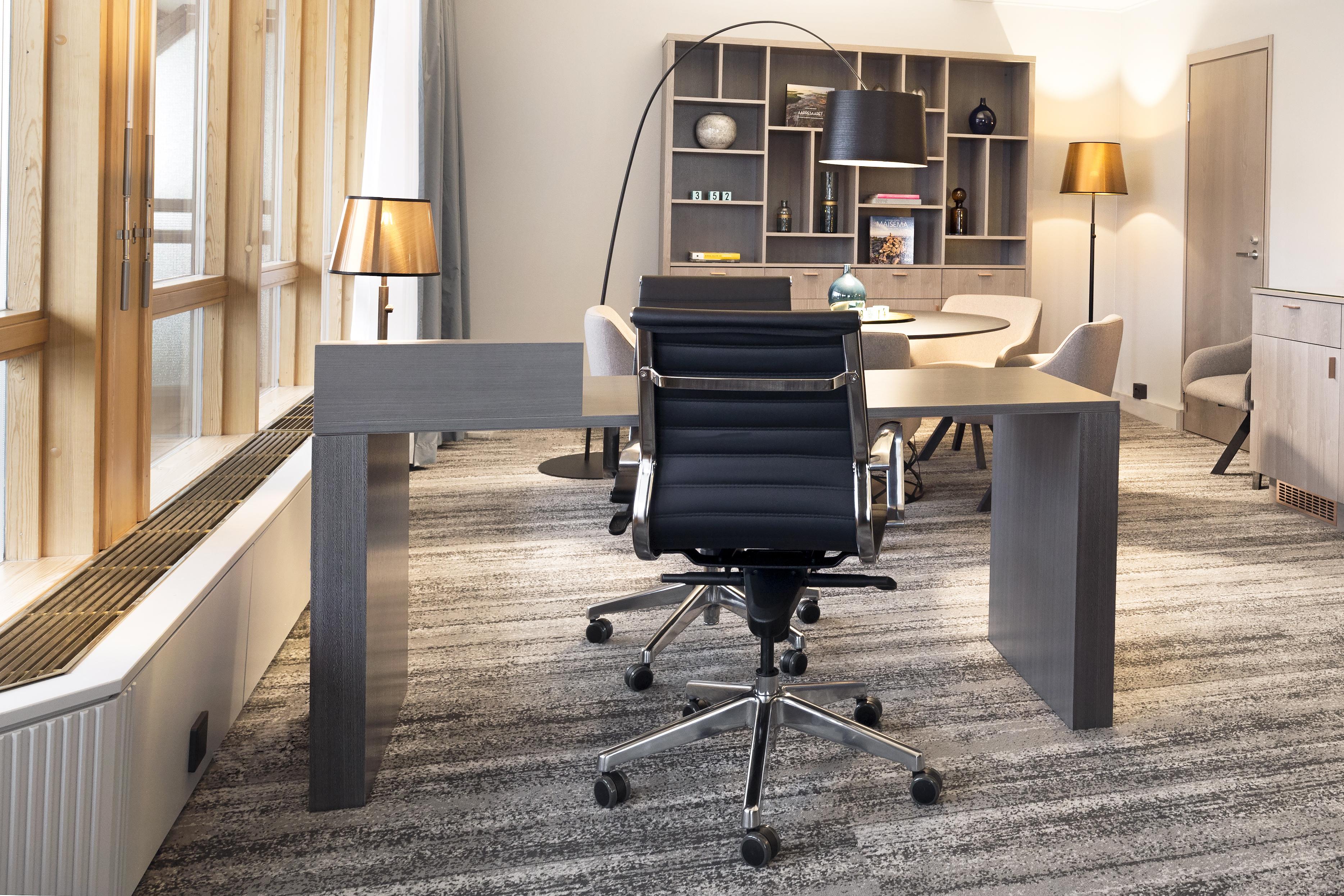 Hilton Helsinki Strand Buitenkant foto Office interior