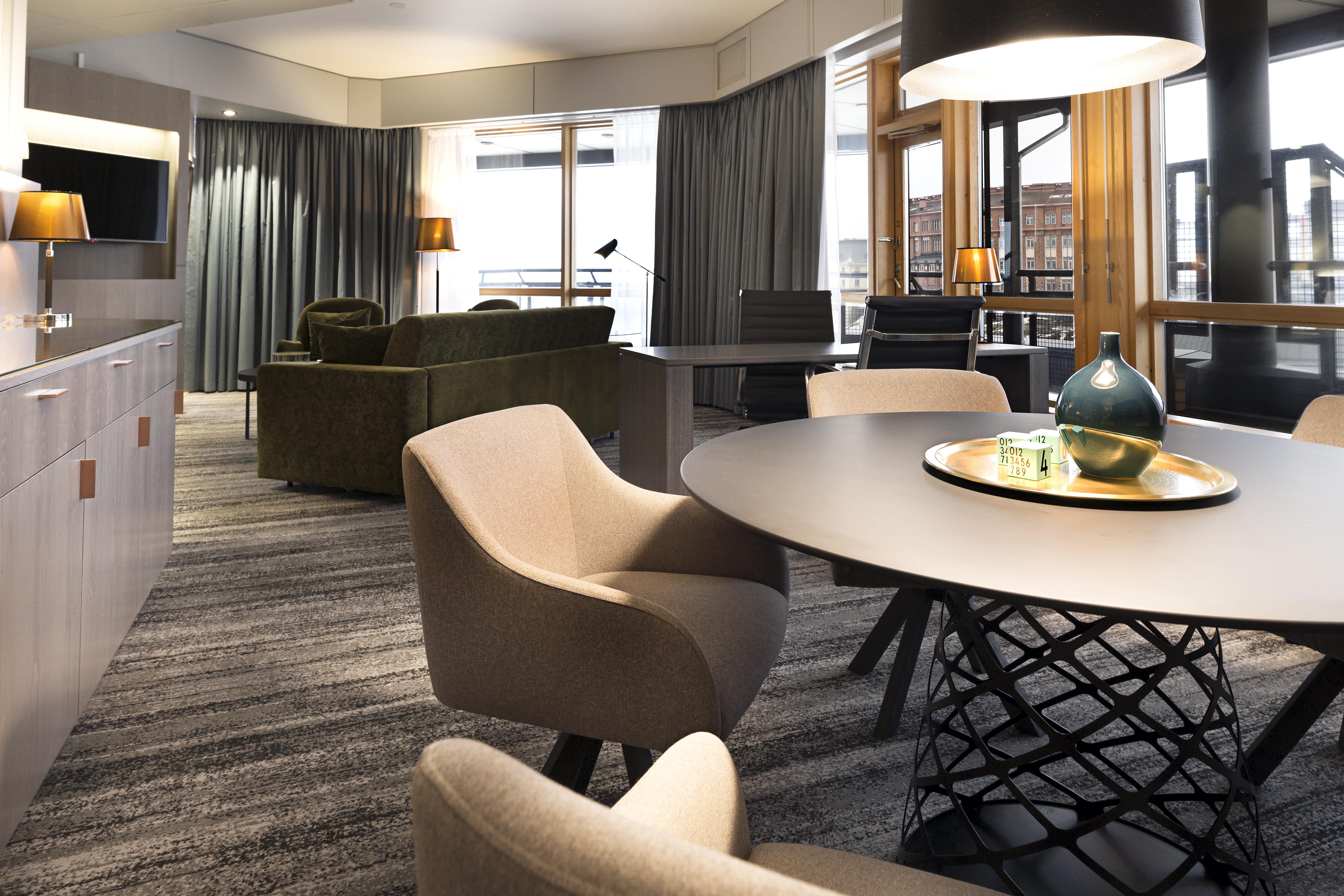 Hilton Helsinki Strand Buitenkant foto The interior of the new lounge