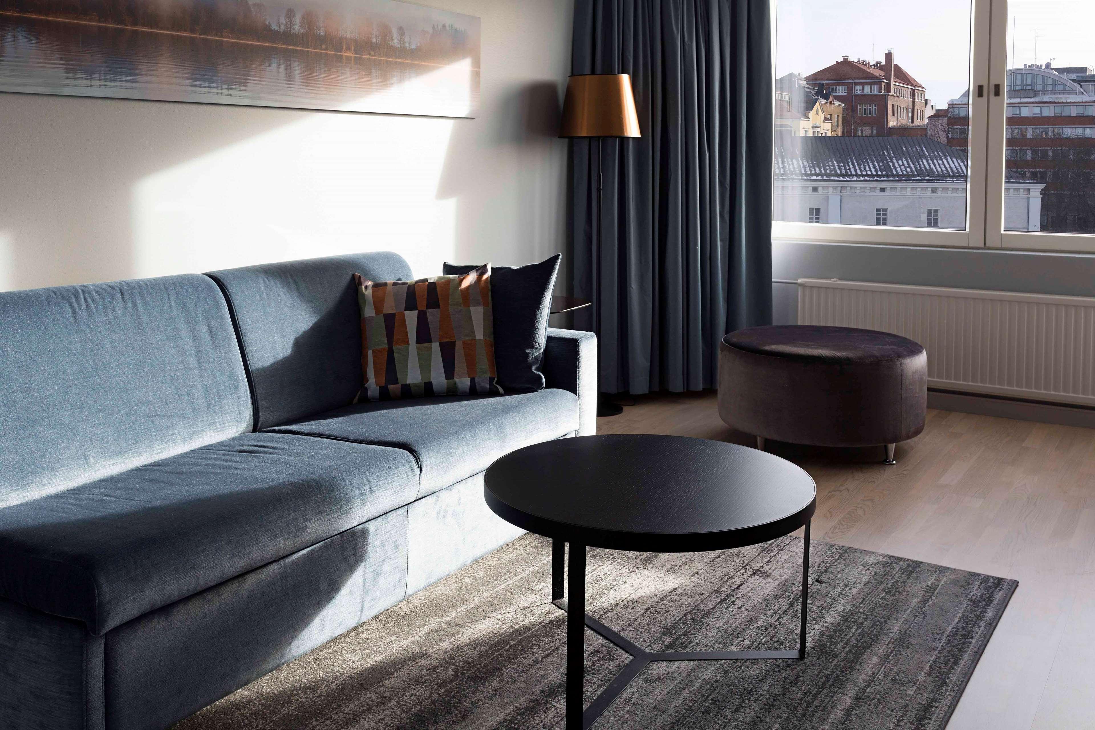 Hilton Helsinki Strand Buitenkant foto A living room