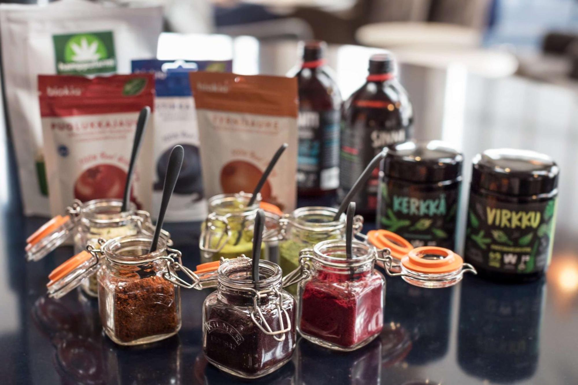 Hilton Helsinki Strand Buitenkant foto A selection of spices